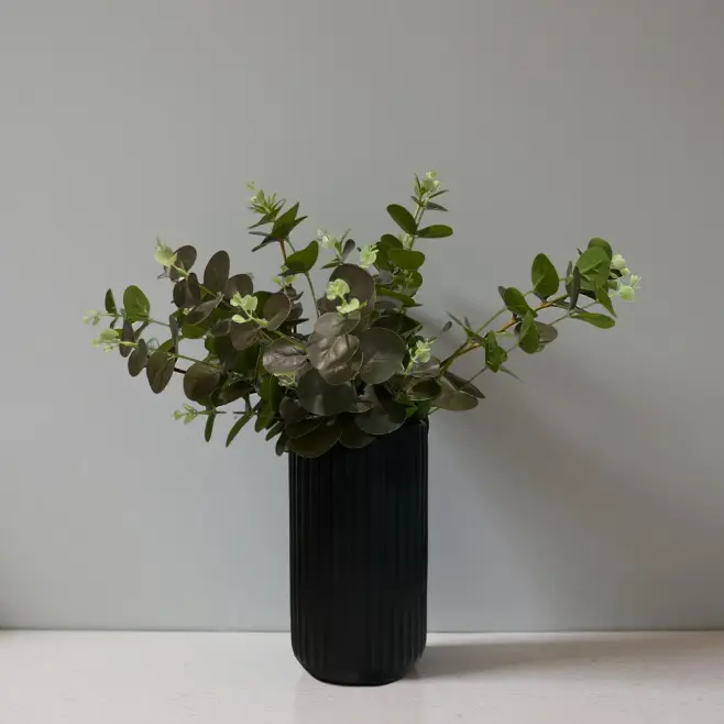 Jarrón de cerámica negro con relieve para decoración moderna - Imagen 5